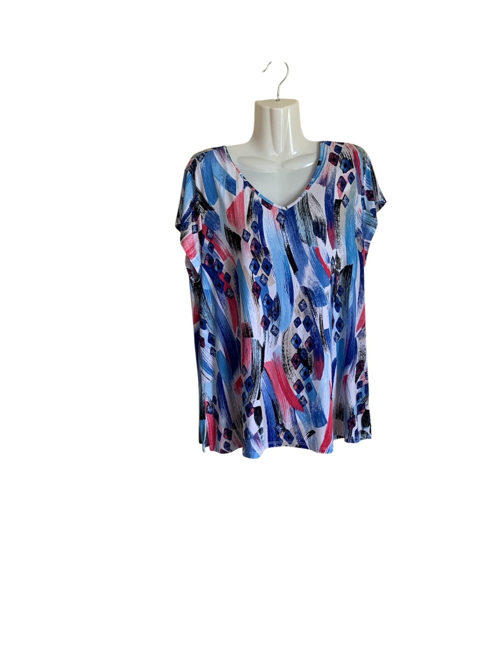 Southern Lady Short Sleeve V-Neck Top in Blue, Pink, White Brushstroke